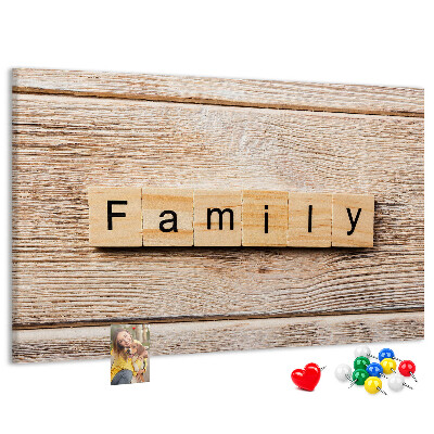 Bacheca in sughero con stampa decorativa di famiglia su sfondo di tavola in legno
