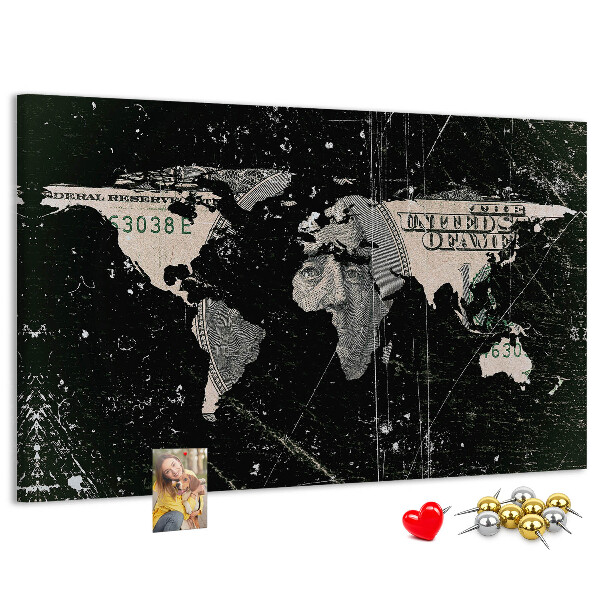 Lavagna di sughero con mappa del mondo su sfondo banconota da un dollaro