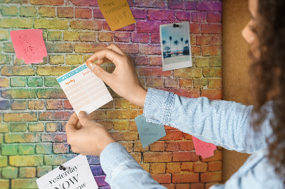 Bacheca in sughero con stampa effetto muro di mattoni colorati arcobaleno