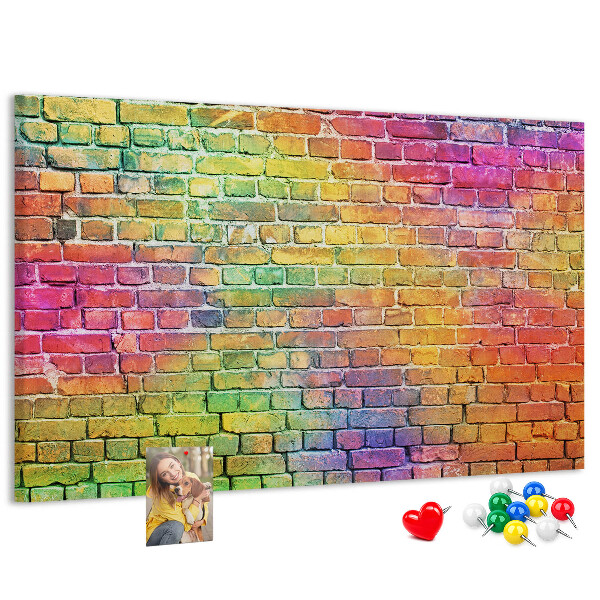 Bacheca in sughero con stampa effetto muro di mattoni colorati arcobaleno
