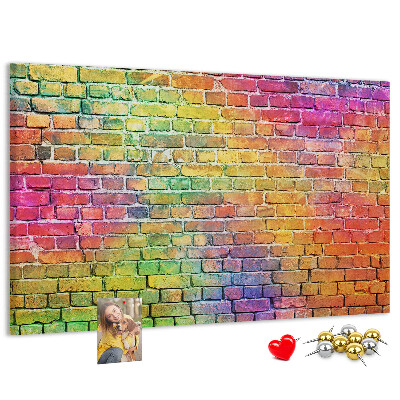 Bacheca in sughero con stampa effetto muro di mattoni colorati arcobaleno