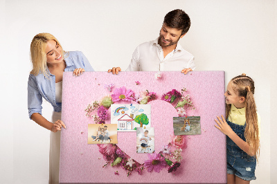 Lavagna di sughero con motivo floreale a forma di cuore