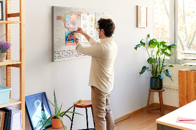Lavagna di sughero mappa del mondo con bandiere nazionali colorate