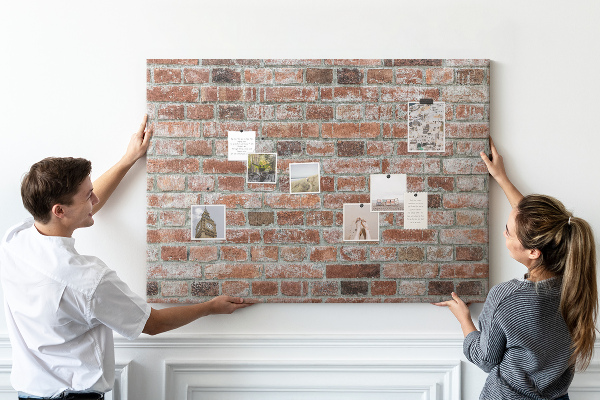 Lavagna di sughero con finitura naturale effetto muro in mattoni