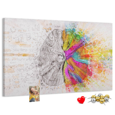 Bacheca in sughero con design a cervello colorato e sfondo creativo