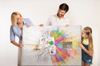 Bacheca in sughero con design a cervello colorato e sfondo creativo