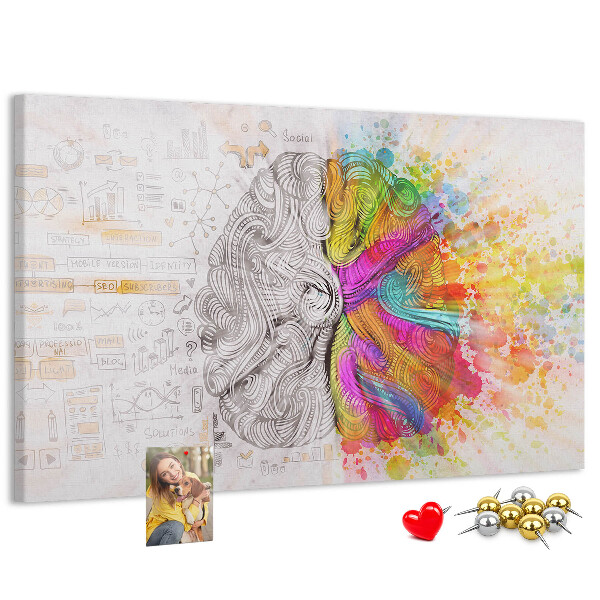 Bacheca in sughero con design a cervello colorato e sfondo creativo