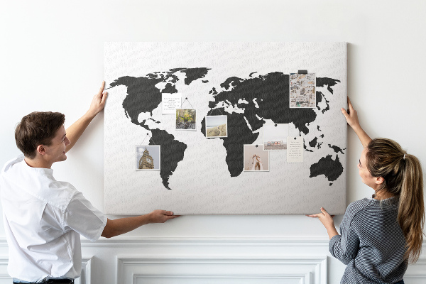 Bacheca in sughero con design a forma di mappa del mondo con contorno nero
