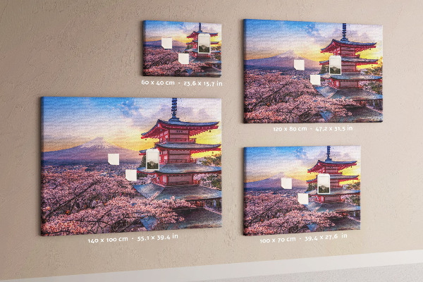 Lavagna di sughero con stampa di un paesaggio primaverile e Monte Fuji sullo sfondo