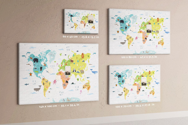 Lavagna di sughero mappa del mondo con illustrazioni di animali
