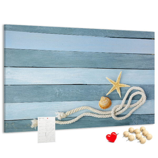 Bacheca in sughero con stampa paesaggio marino, conchiglie e spago