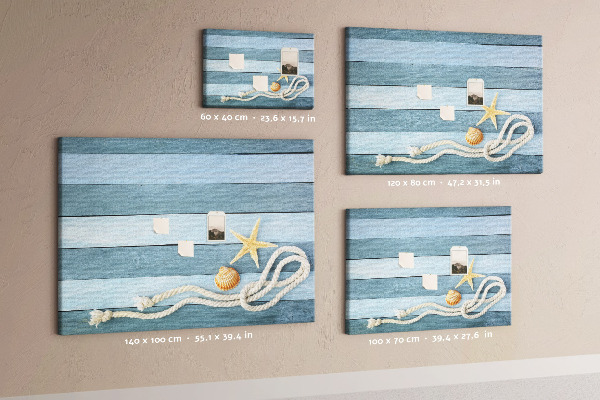 Bacheca in sughero con stampa paesaggio marino, conchiglie e spago