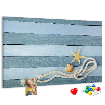 Bacheca in sughero con stampa paesaggio marino, conchiglie e spago