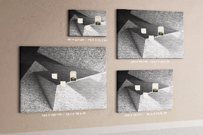 Lavagna di sughero con forme geometriche in stile minimalista