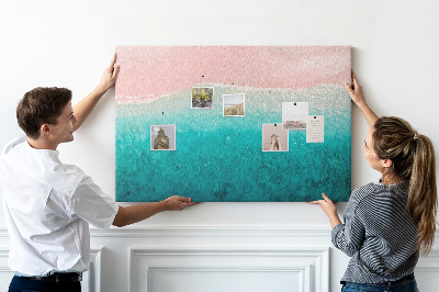 Lavagna di sughero con stampa onde oceaniche su sfondo rosa