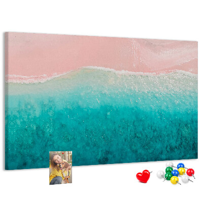 Lavagna di sughero con stampa onde oceaniche su sfondo rosa