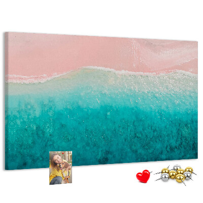 Lavagna di sughero con stampa onde oceaniche su sfondo rosa