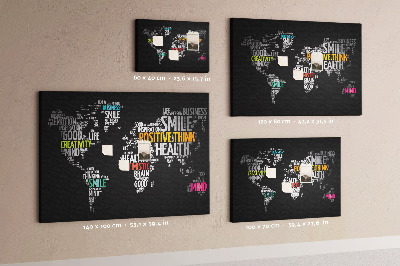 Lavagna di sughero mappa del mondo con slogan motivazionali
