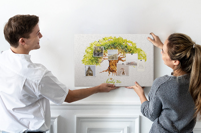 Lavagna di sughero con stampa di albero genealogico ad acquerello con foglie