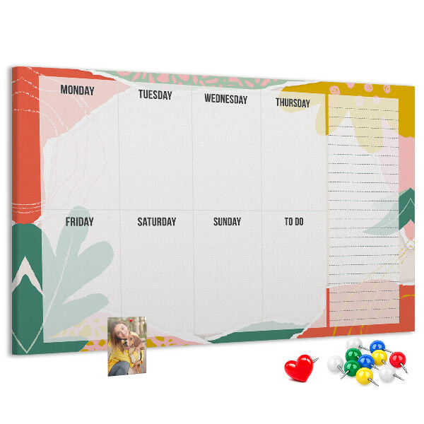 Bacheca in sughero con calendario floreale dai tocchi colorati