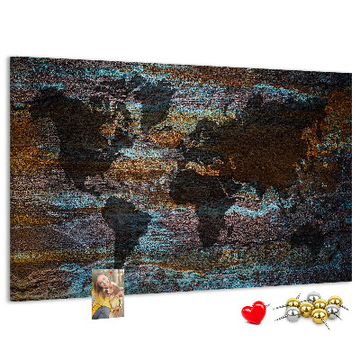 Lavagna di sughero mappa del mondo su sfondo rustico
