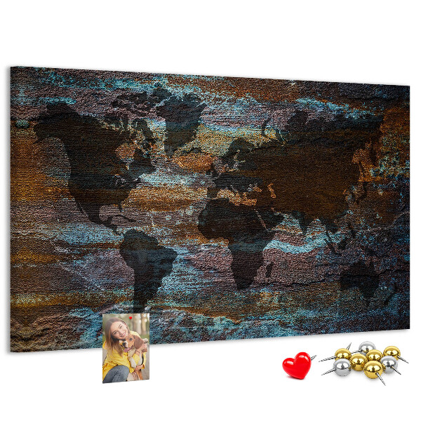 Lavagna di sughero mappa del mondo su sfondo rustico