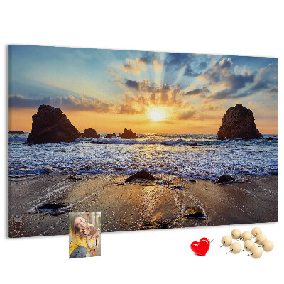 Lavagna di sughero con stampa tramonto sul mare calmo