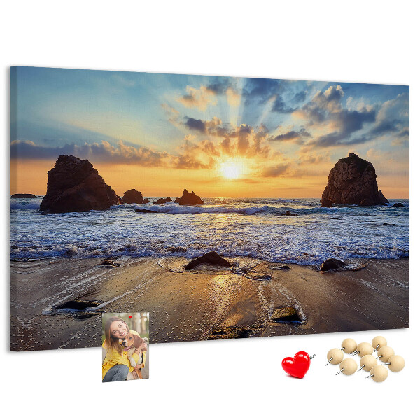 Lavagna di sughero con stampa tramonto sul mare calmo