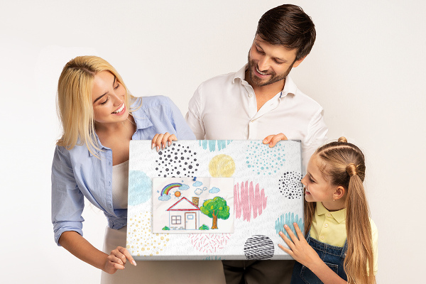 Bacheca in sughero con forme colorate in una varietà di motivi