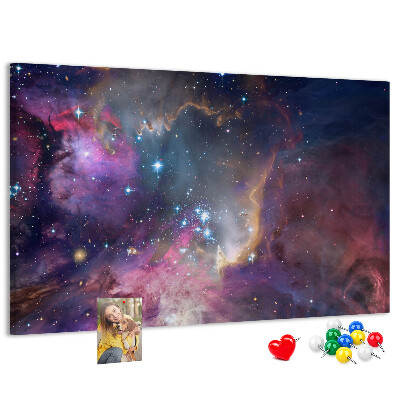 Bacheca in sughero con stampa di un paesaggio spaziale con stelle e nebulose
