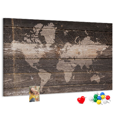 Lavagna di sughero mappa del mondo su sfondo di legno