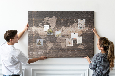 Lavagna di sughero mappa del mondo su sfondo di legno
