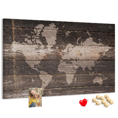 Lavagna di sughero mappa del mondo su sfondo di legno