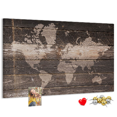 Lavagna di sughero mappa del mondo su sfondo di legno