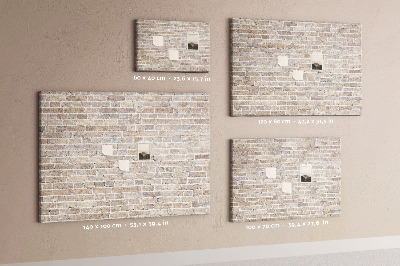 Lavagna di sughero con stampa effetto muro in mattoni dai toni neutri