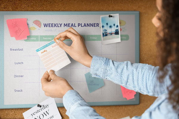 Bacheca in sughero pianificatore dei pasti settimanale
