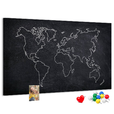 Lavagna di sughero mappa del mondo su sfondo lavagna