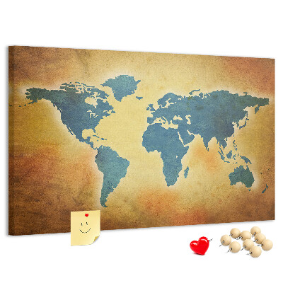Bacheca in sughero con mappa del mondo su sfondo carta marrone