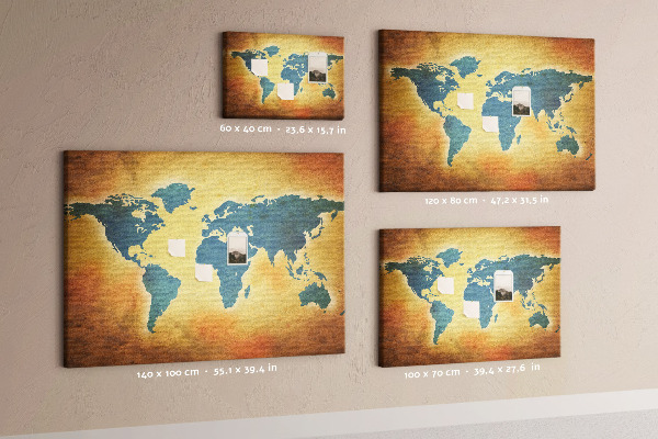 Bacheca in sughero con mappa del mondo su sfondo carta marrone