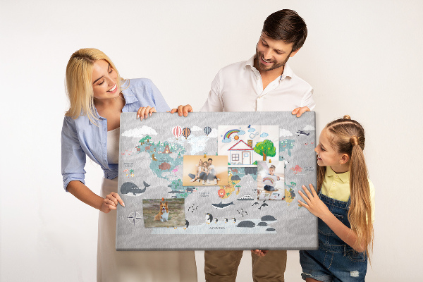 Lavagna di sughero mappa del mondo con illustrazioni di animali