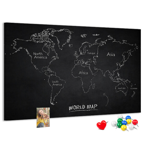 Lavagna di sughero mappa del mondo su sfondo nero