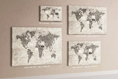 Lavagna di sughero mappa del mondo con texture di giornale