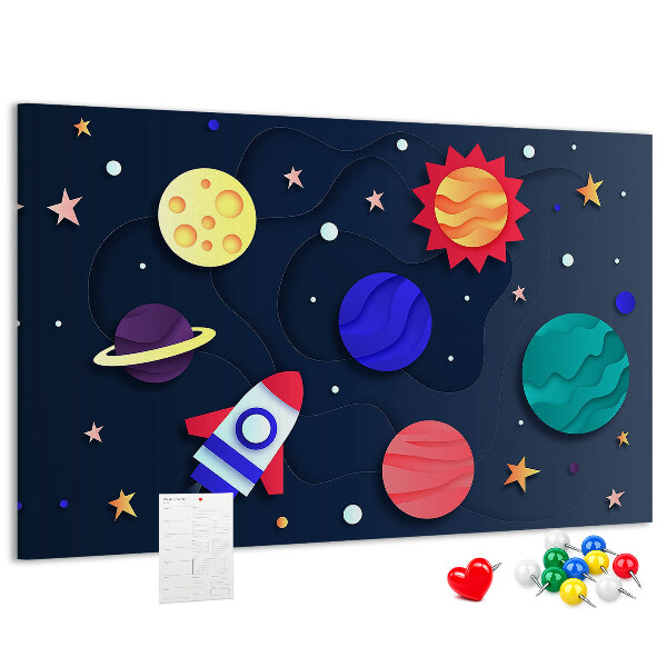 Lavagna di sughero con stampa a tema viaggio spaziale tra pianeti colorati