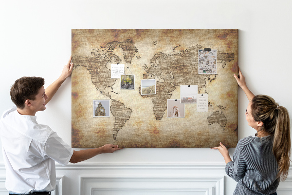 Bacheca in sughero con stampa di una vecchia mappa del mondo su tela