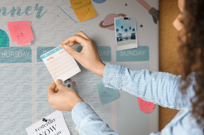 Bacheca in sughero calendario settimanale con design spaziale e razzi