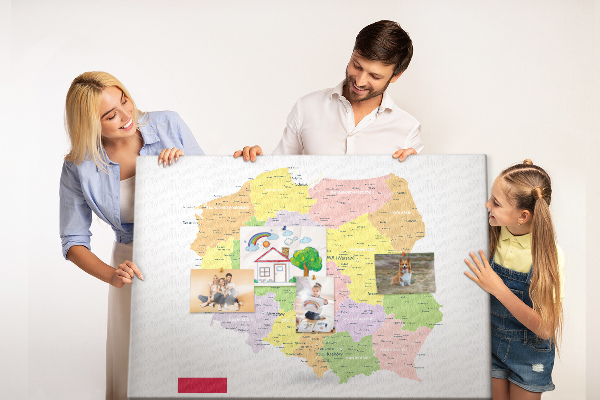 Lavagna di sughero mappa della Polonia con suddivisione amministrativa