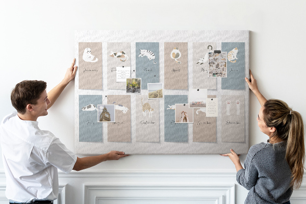 Lavagna di sughero calendario con illustrazioni di animali domestici