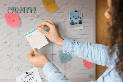 Bacheca in sughero con stampa calendario rosa, nuvole e cuori