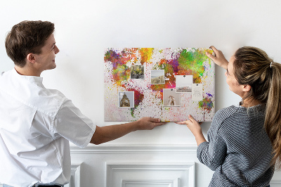 Lavagna di sughero con stampa artistica di schizzi di pittura colorati