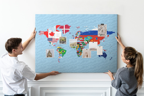 Bacheca in sughero mappa del mondo con bandiere dei paesi